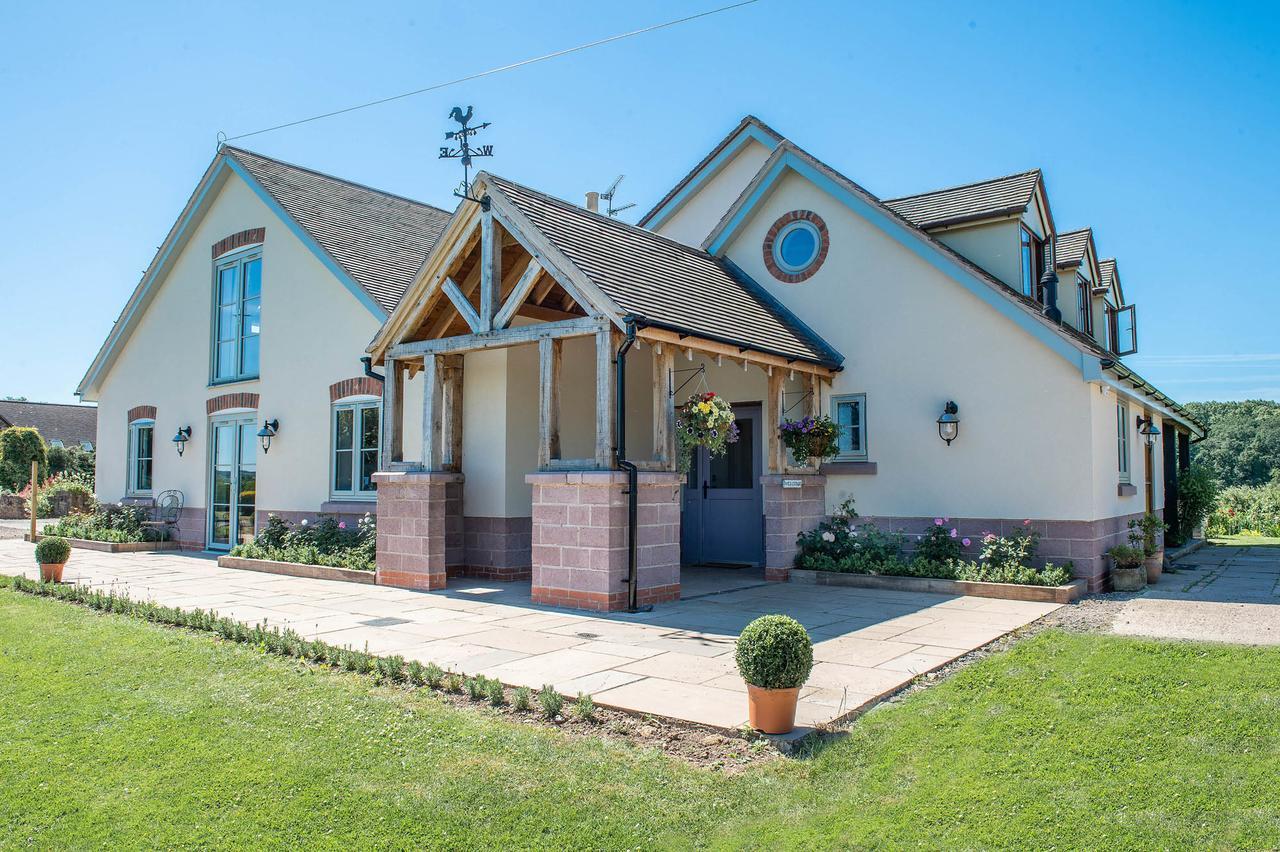 The Dinney B&B Бриджнорс Экстерьер фото
